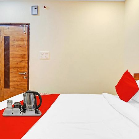 OYO 70047 Hotel Night Eye Haiderabad Buitenkant foto