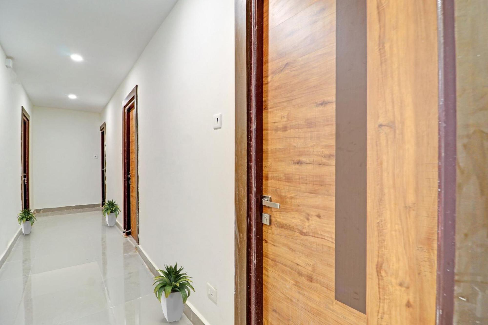 OYO 70047 Hotel Night Eye Haiderabad Buitenkant foto