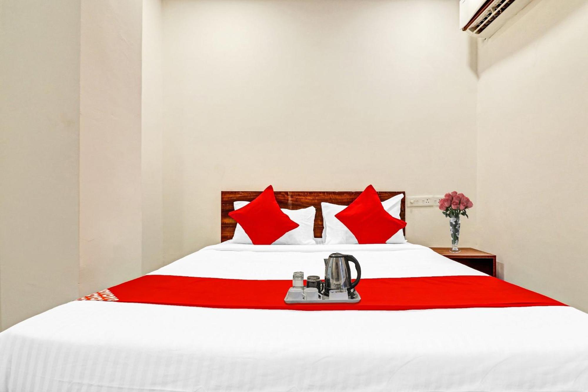 OYO 70047 Hotel Night Eye Haiderabad Buitenkant foto