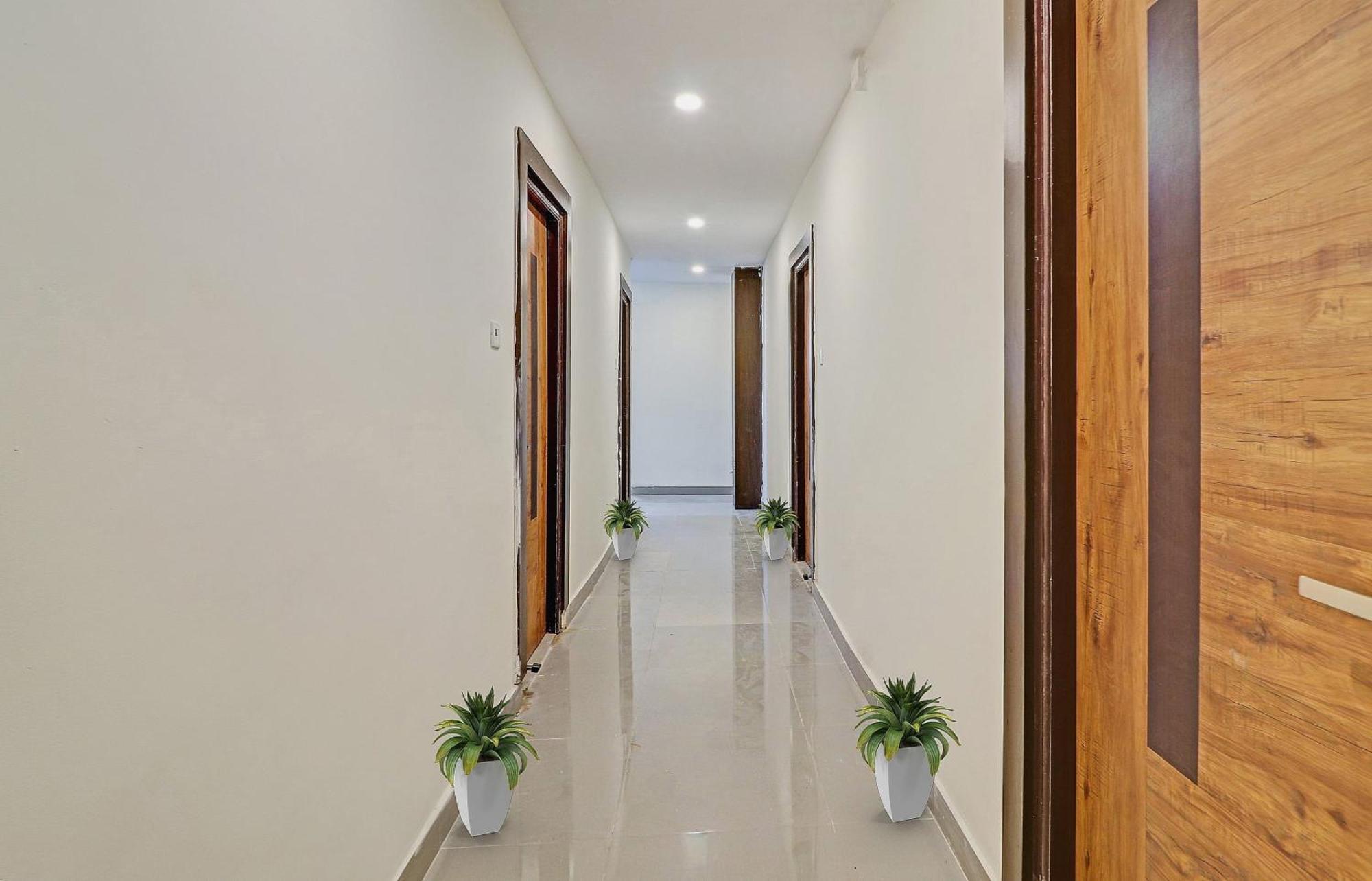 OYO 70047 Hotel Night Eye Haiderabad Buitenkant foto