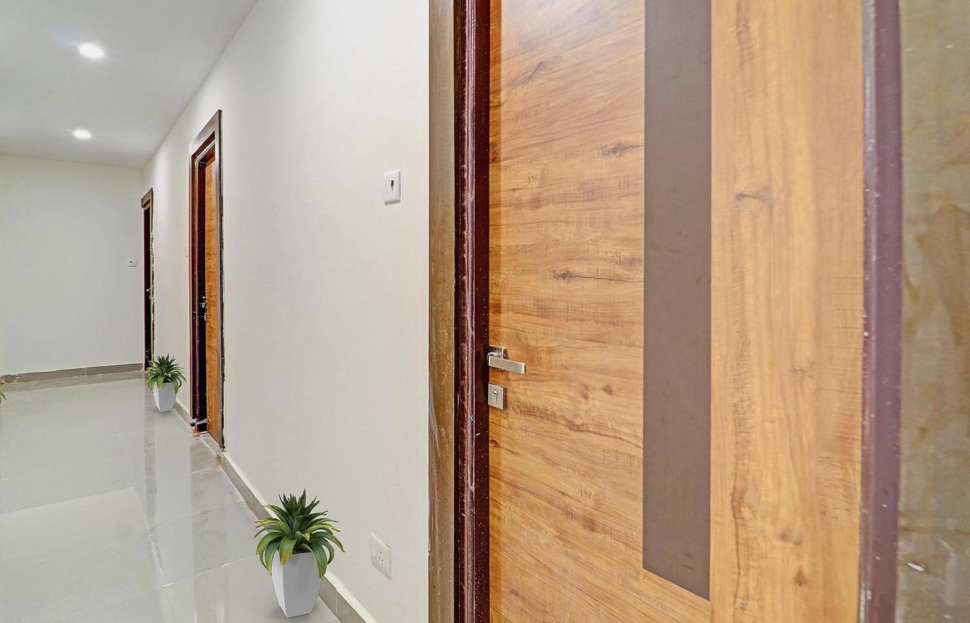 OYO 70047 Hotel Night Eye Haiderabad Buitenkant foto