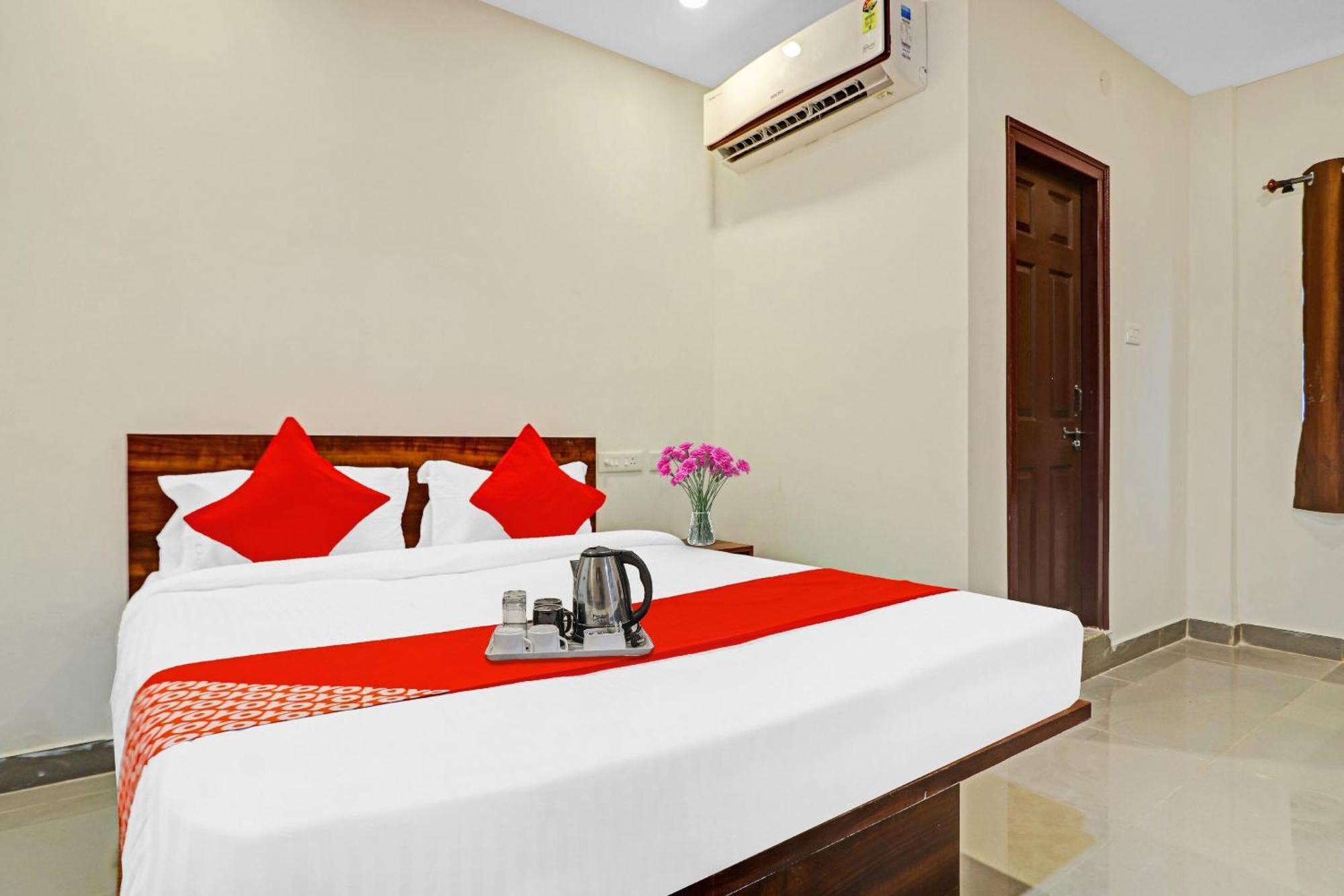 OYO 70047 Hotel Night Eye Haiderabad Buitenkant foto