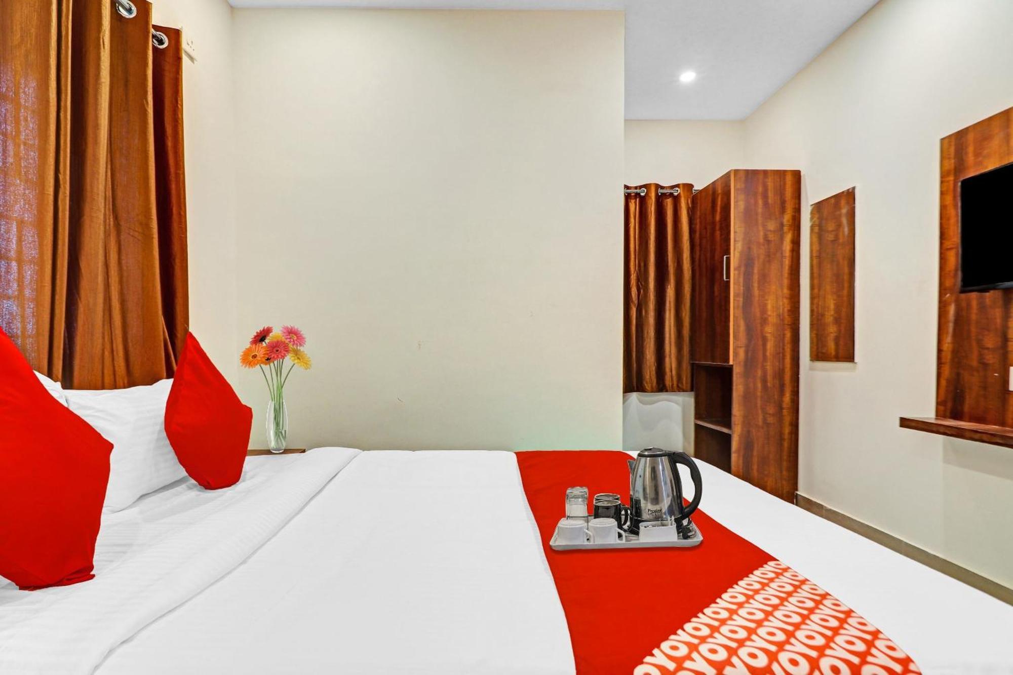 OYO 70047 Hotel Night Eye Haiderabad Buitenkant foto